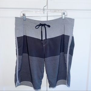 Travis Mathew | Water Champ Board Shorts 34 Gray
